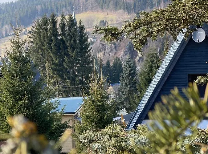 Kleines Chalet im Erzgebirge mit Sauna und Kamin